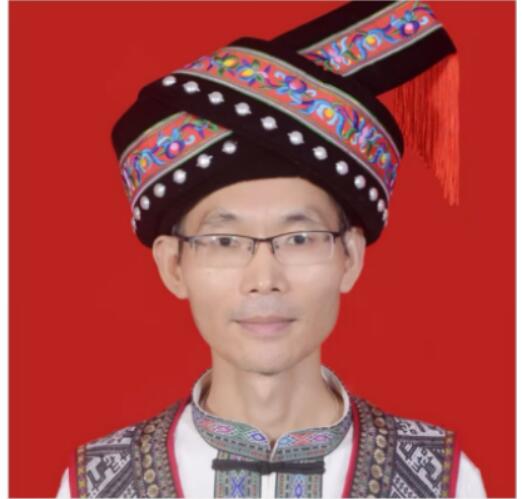 全国两会特别报道 怀化市首届最美中医药传承人侗医世家---粟万成教授