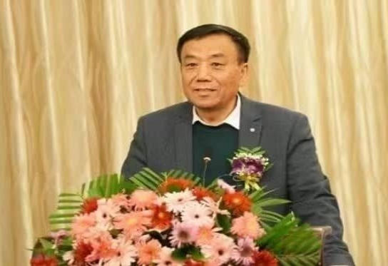 妙手仁心承医道，翰墨丹青颂军魂——记医者闻树忠的双重担当