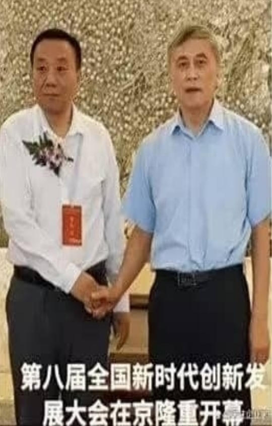 妙手仁心承医道，翰墨丹青颂军魂——记医者闻树忠的双重担当
