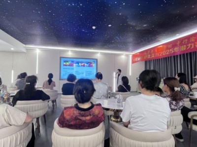 术高一筹保平安 德高一品为患者 中国著名医学专家——何明华