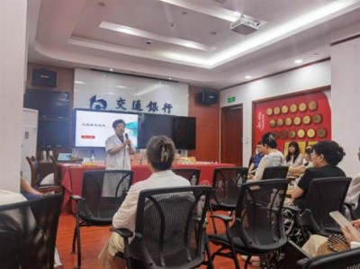 术高一筹保平安 德高一品为患者 中国著名医学专家——何明华