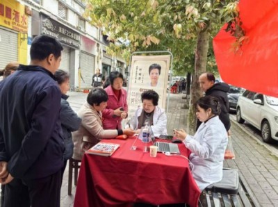 术高一筹保平安 德高一品为患者 中国著名医学专家——何明华