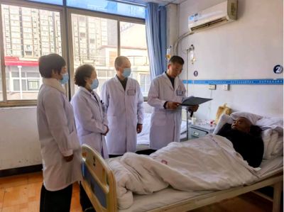 2024两会特别报道黄斑变性的克星、中医世家六代传人---梁振华