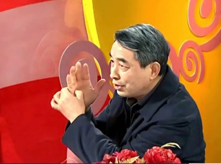 金手指下的生命奇迹：赵氏手部点穴疗法的传承与全球影响